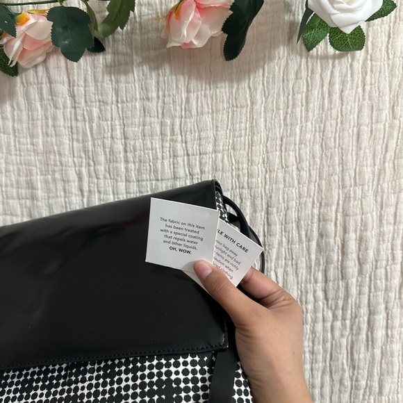 Kate Spade Black and White Crossbody Bag with Checkered Pattern - Picture 4 of 4